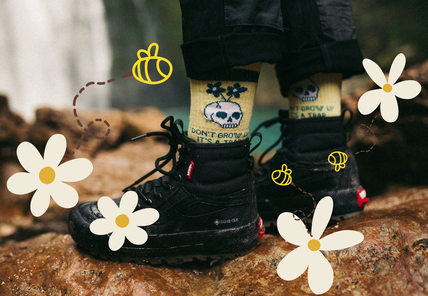 SOCKS IN BLOOM🌸🧦🐝